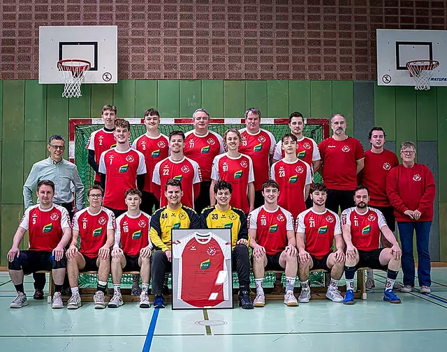 Die Aufstiegsfeier in Hürth-Gleuel sowie die Abschlussfahrt der 1. Herrenmannschaft nach Zandvoort runden eine großartige Saison ab.  | Foto: Friedrich/HGV Hürth-Gleuel