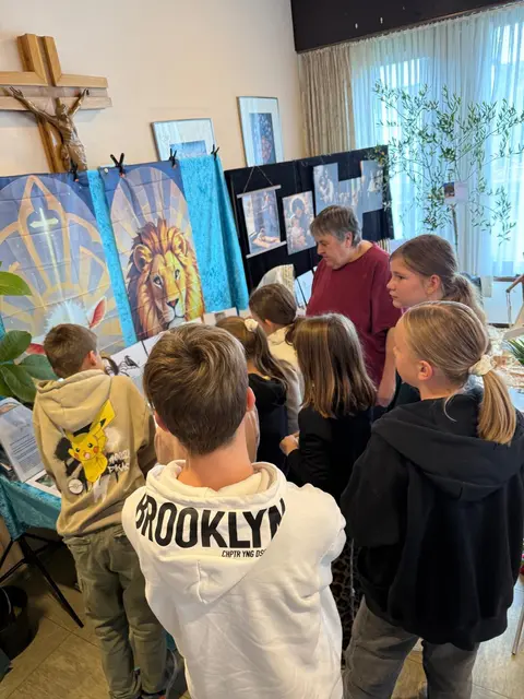 Anhand der Bilder und weiterer Ausstellungsstücke kann man sich die damalige Zeit viel besser vorstellen. | Foto: Daniela Trójca