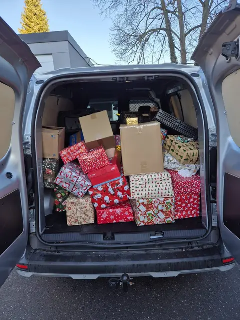 Mit vollgepacktem Büsschen ging es von der Grundschule Lückerath weiter. | Foto: Kerstin Rottland/pp/Agentur ProfiPress