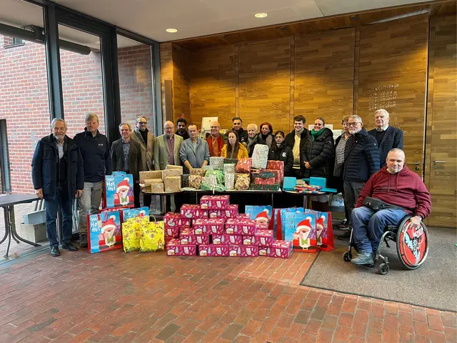 Im Begegnungszentrum MargaretaS wurden die Geschenke übergeben.  | Foto: Manfred Robens Rotary Club Brühl