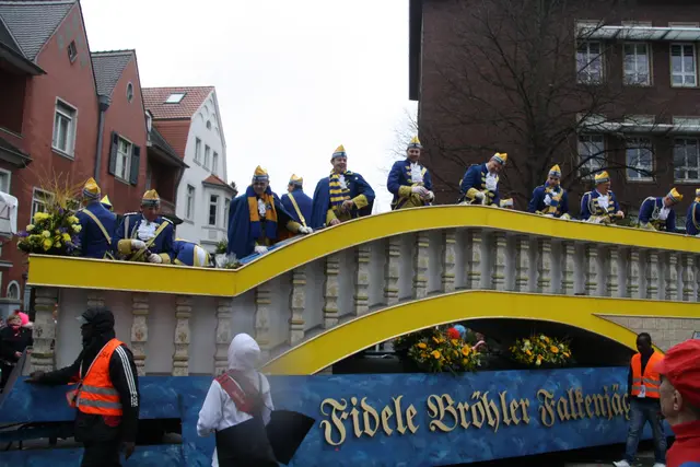 In Brühl gehen zahlreiche Züge an Karneval. | Foto: RAG Archiv