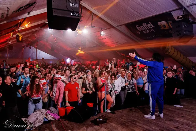 Immer wieder gute Stimmung bei der Mallorca Party des JGV.  | Foto: Christoph Hamacher