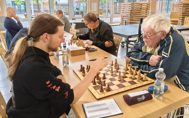 Artur Schmidt und Richard Schulz einigten sich auf ein Remis. | Foto: SV Morsbach
