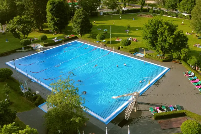 Kinderrutsche, Matschspielplatz, Kneipp-Becken, Baumlehrpfad, Bouleplatz, Beachvolleyballfeld und mehr.  | Foto: FSW