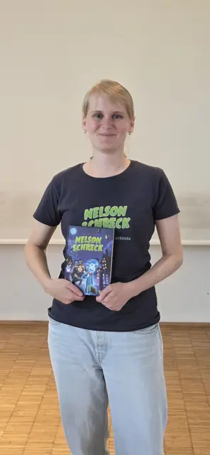 Kinderbuchautorin Lisa Engels las aus ihrem Buch „Nelson Schreck – Gruselkunde für Anfänger“  | Foto: Veranstalter