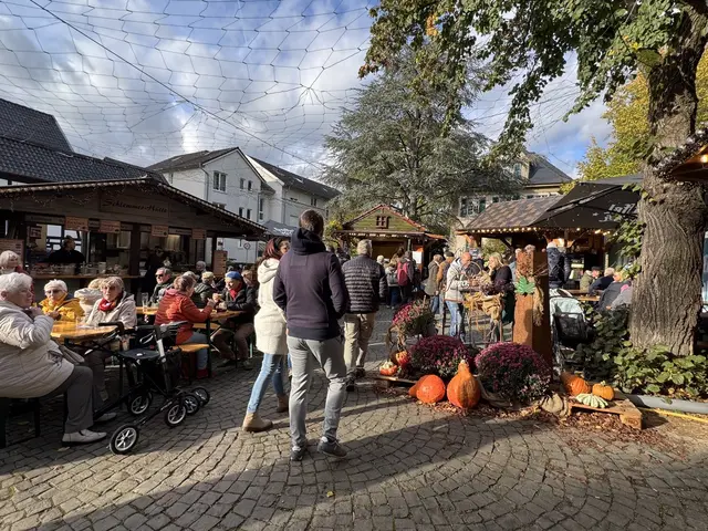 Schlendern, staunen, shoppen: Viele Besucher genossen den Ausflug auf den schönen Martinimarkt. | Foto: Zumbusch