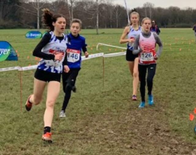 Sarah Schumacher (vorne) holte sich bei den Cross-Meisterschaften ihren ersten Titel im Bereich des Landesverbandes Südost. | Foto: Reiner Brackmann