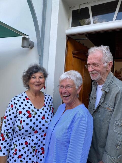 Das Team des Kneipencafés: Christiane Strecker sowie Margret und Rudi Maat (v.l.).  | Foto: Alexandra Pook