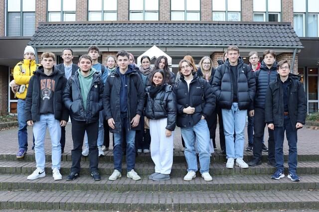 Geschwister Scholl Gymnasium Pulheim Hackenbroicher Straße Pulheim Einblick verschafft: Werbung für das politische Engagement - Pulheim