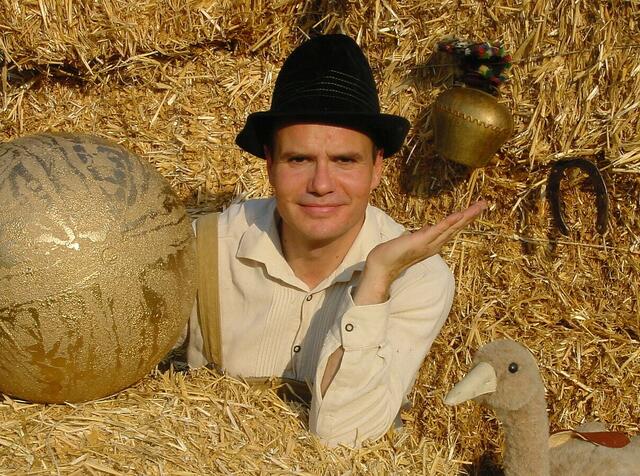 Märchentheater „Hans im Glück“ im Rahmen der Hürther Spielplatzaktionen.  | Foto: Tom Teuer