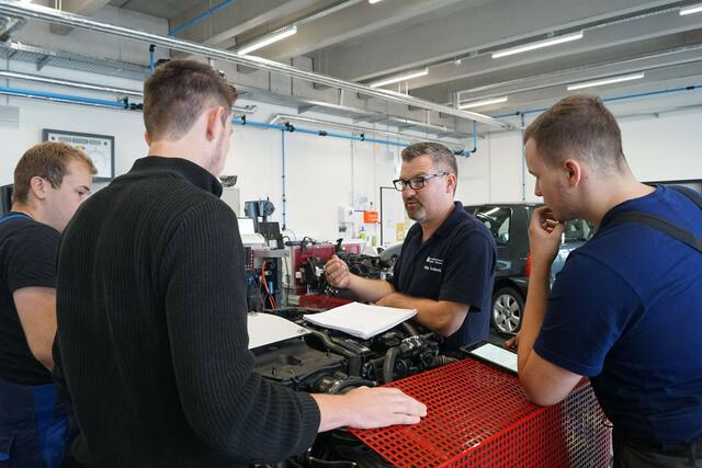 Praktische Erfahrung ist im Handwerk essentiell. Auf der Suche nach dem richtigem Beruf helfen Praktika in Handwerksbetrieben. | Foto: Handwerk NRW