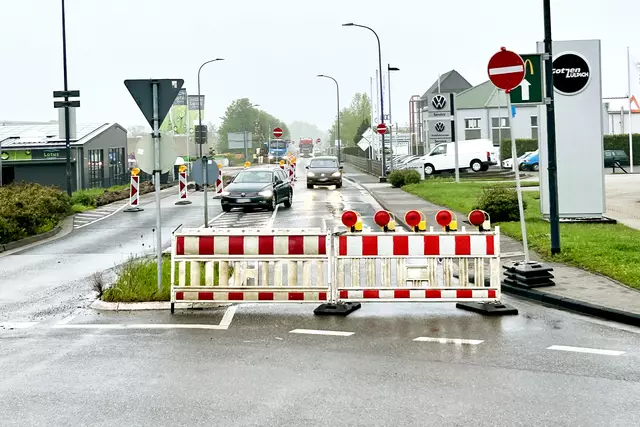 Die Arbeiten an der Römerallee haben begonnen, Umleitungen sind eingerichtet. | Foto: Stadt Zülpich/Beulen