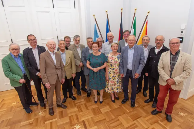 Oberbürgermeisterin Katja Dörner empfing die Stadtältesten im Alten Rathaus.  | Foto: Sascha Engst/Bundesstadt Bonn
