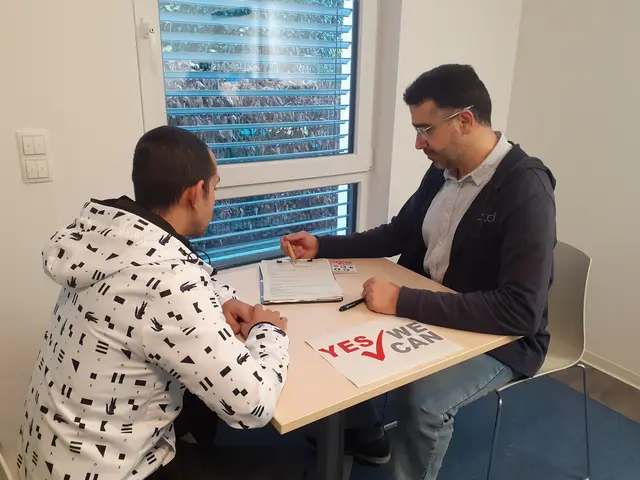 Derzeit begleitet das Troisdorfer Projekt „Yes we can“ 24 junge Männer aus neun Nationen auf ihrem Weg zur Integration.  | Foto: SKM