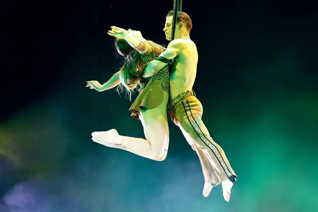 Waghalsige Luftakrobatik in sieben Metern Höhe sorgt für beste Stimmung im neuen Programm der traditionsreichen Circusfamilie Traber.  | Foto: Circus Traber
