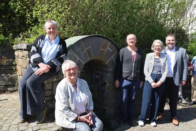 Station Marienbrunnen mit Heike Brand (v.l.), Sabine Stamp-Eschrig, Johannes Klüser, Jutta Ramackers und Jan Schumacher | Foto: Michael Kupper