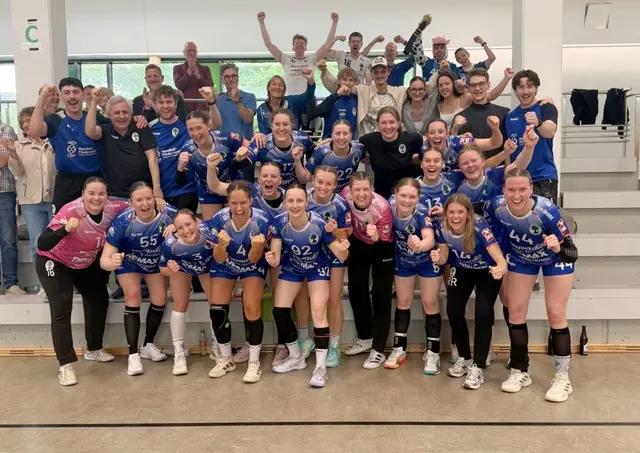 „Handball - Heimat - Herzblut - selten hat diese Aussage besser gepasst als an diesem Abend in Baunatal“, kommentiert die Handballabteilung des TuS Königsdorf den historischen Aufstieg der 1. Damenmannschaft in die 3. Liga.  | Foto: TuS Königsdorf