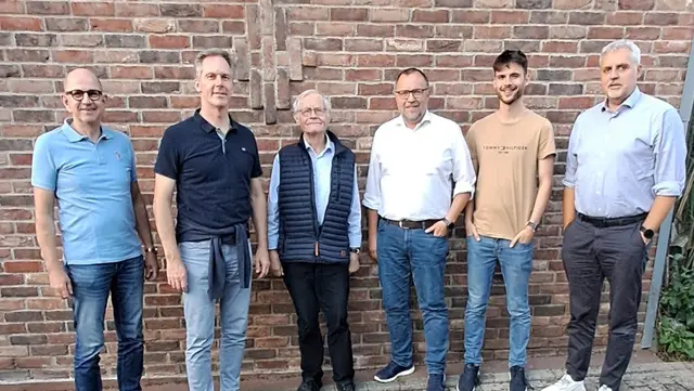 Joachim Linder, Bernd Schäfer, Hans-Paul Impekoven, Markus Josten, Leon Hagedorn, Rolf Geus - es fehlt Stephan Forst (v.l.n.r.).  | Foto: Verein