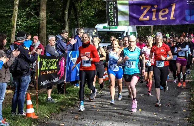 Start zum 39. Refrater Herbstlauf im vergangenen Jahr. In diesem Jahr erwarten Veranstalter einen neuen Teilnehmerrekord. | Foto: TV Refrath
