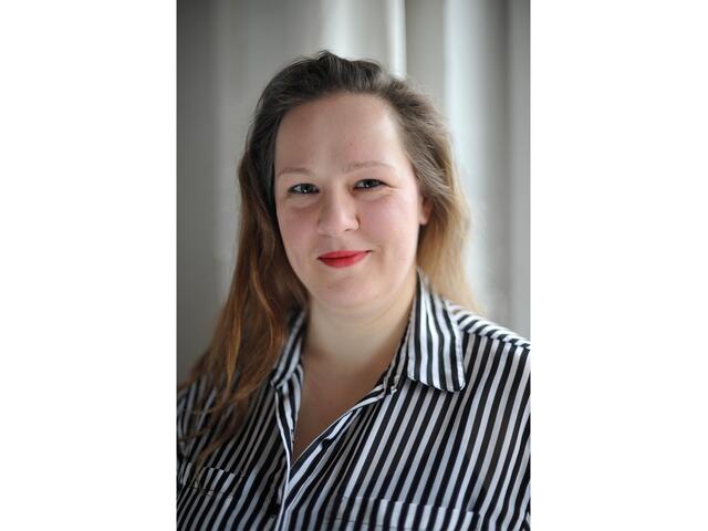 Die Sängerin und neue zweite Chorleiterin Ulrike Bauer hat Musik und Gesang studiert und sich auf Chor-und Orchesterleitung spezialisiert.  | Foto: JOY