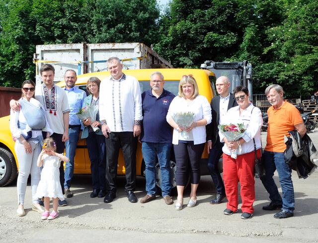 Besuch aus der Ukraine: Bürgermeister Sergii Kasian (Bildmitte) mit VfG-Geschäftsführerin Nelly Grunwald und daneben VfG-Geschäftsführer Joachim Krebs.