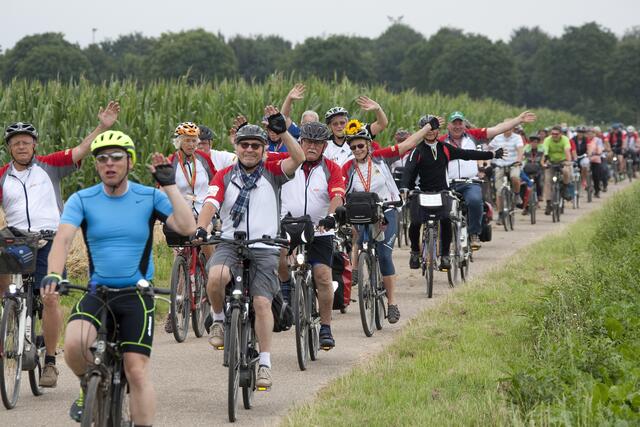 Bei den letzten NRW-Radtouren haben jeweils rund 1.300 Freizeitradlerinnen- und -radler teilgenommen.  | Foto: Bernd Hegert