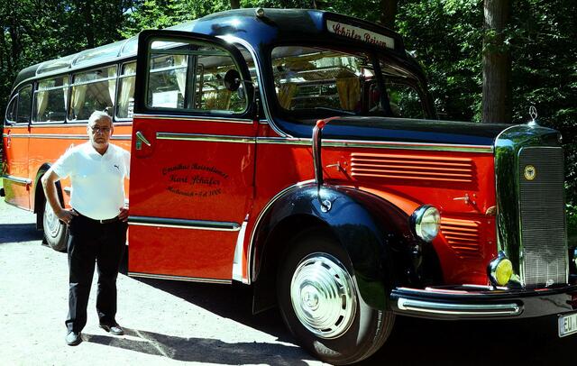 Einer der bekanntesten Oldtimer im Stadtgebiet Mechernich ist der Mercedes Benz O 3500 (Haubenbus) mit 25 Fahrgastplätzen.			 | Foto: pp/Archiv ProfiPress