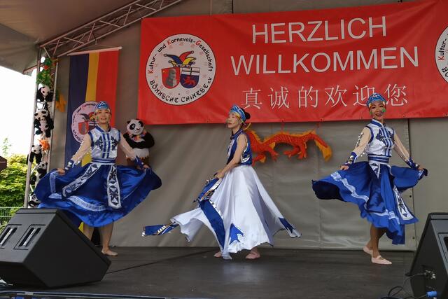 Bunt und vielfältig: Die Besucher genossen auch ein buntes Bühnenprogramm. | Foto: FES