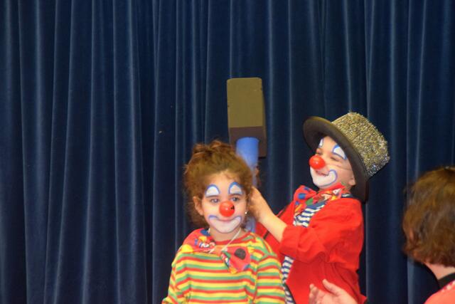 Zirkusgaudi am Rhein: Die Pänz in der Widdiger Kita hatten jeden Menge tolle Nummern einstudiert. | Foto: Frank Engel-Strebel