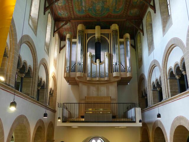 Am 18. Juni weiht Kardinal Rainer Maria Woelki die neue Gertrudisorgel in der Morsbacher Basilika feierlich ein.    | Foto: Christoph Buchen