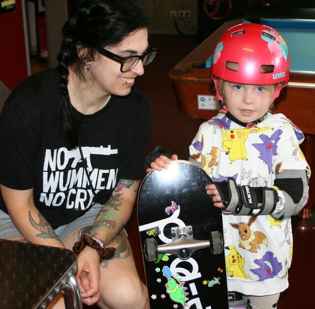 Die jüngste Teilnehmerin machte außer Konkurrenz mit: Die sechsjährige Mila mit ihrer Mutter. | Foto: Röhrig