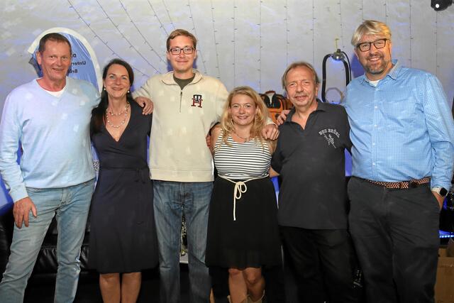 Hans-Theo Gilsing, Manuela Thiel, Pablo Pütz, Meike Wagener, Hans Cremeund Andreas von Thüna bei den Ehrungen der Trainer und des Orgateams. | Foto: Andreas von Thüna