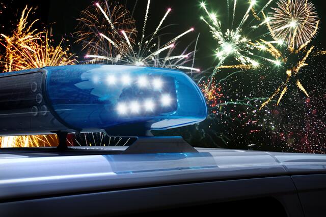 Viel zu tun hatte die Polizei in der Silvesternacht. In einem ersten Bericht zählte die Polizei 243 Einsätze, fünf mehr als im Vorjahr. | Foto: OFC Pictures/stock.adobe.com