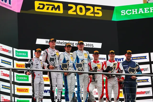 Nico Hantke feiert Sieg beim Saisonfinale des ADAC GT Masters.  | Foto: Axel Weichert