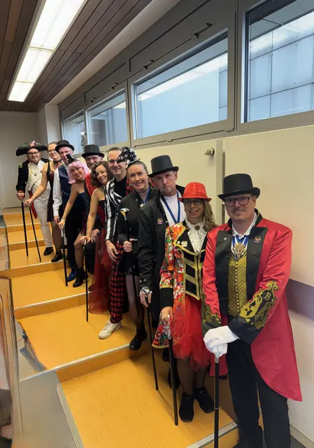 „The greatest Showman“: Unter diesem Motto stand die Mädchersitzung mit Präsident Thomas Krusius (vorne) im Elferrat an der Spitze. | Foto: Maria Krusius