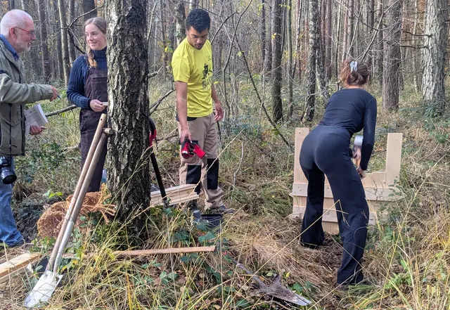 Gemeinsam mit Ehrenamtlichen hat der Bund für Umwelt und Naturschutz Deutschland, begonnen, Moorlebensräume in der Lohmarer Teichlandschaft wiederzuvernässen.  | Foto: BUND