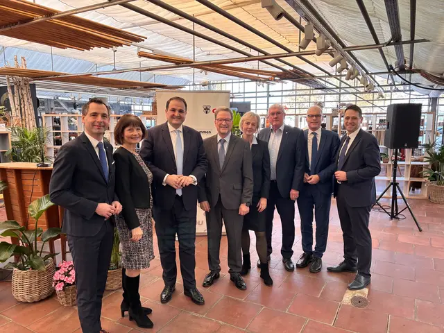 Mit vielen Gästen und Politikprominenz startete die CDU Meckenheim ins neue Jahr (von links): Landtagsabgeordneter Jonathan Grunwald, Kreistagsmitglied Sabrina Gutsche, Minister Nathanael Liminski, Stadtverbandsvorsitzender Rainer Friedrich, Vizebürgermeisterin Ariane Stech, Landrat Sebastian Schuster, CDU-Kreisvorsitzender Oliver Krauß und Bürgermeister Sven Schnieber. | Foto: privat