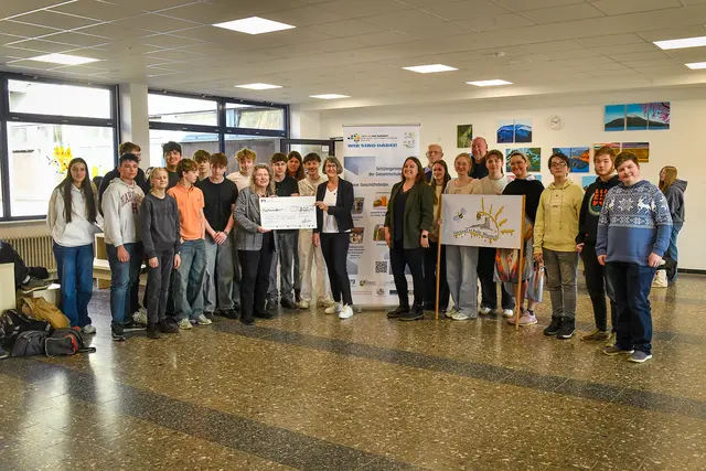 Schülerinnen und Schüler von der 8. bis 13. Klasse engagieren sich in der Schülergenossenschaft  | Foto: Tanja Trojan