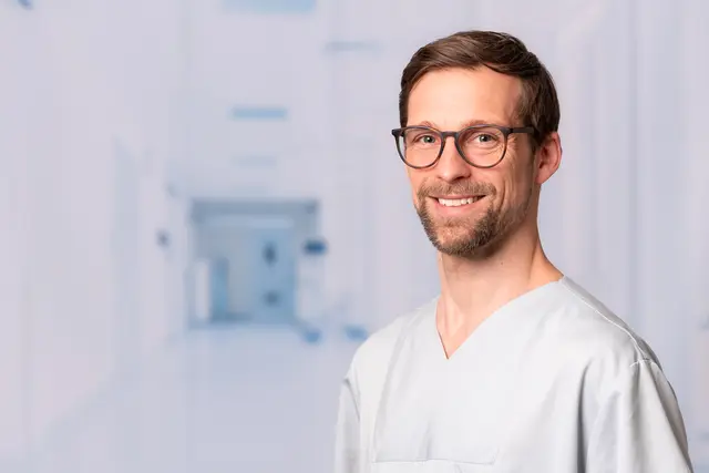 Thomas Allroggen (links). | Foto: GFO Kliniken Troisdorf | Faustasyan – stock.adobe.com