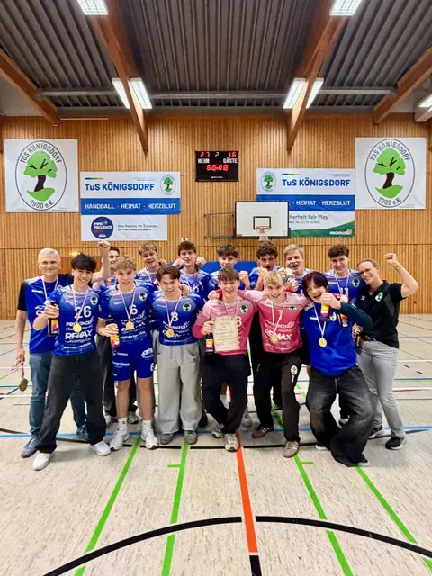 Mit 42:0 Punkten und ohne einen einzigen Punktverlust spielte die 3. Damenmannschaft eine perfekte Saison in der Regionsoberliga.  | Foto: TuS Königsdorf Handball