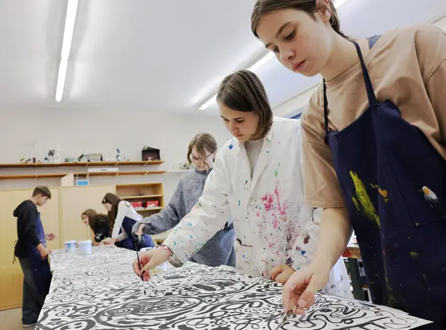 Beim Beim Kunstprojekt „Sumi Ink Club“ ging es darum, in respektvollem Miteinander kreativ zu sein.  | Foto: Steffi Tucholke/pp/Agentur ProfiPress