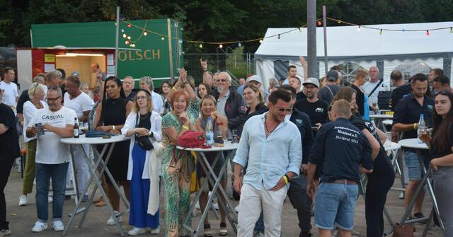 Top Live-Acts sorgten für Top-Partystimmung auf der Festwiese an der Siegmündung.  | Foto: Mülhausen