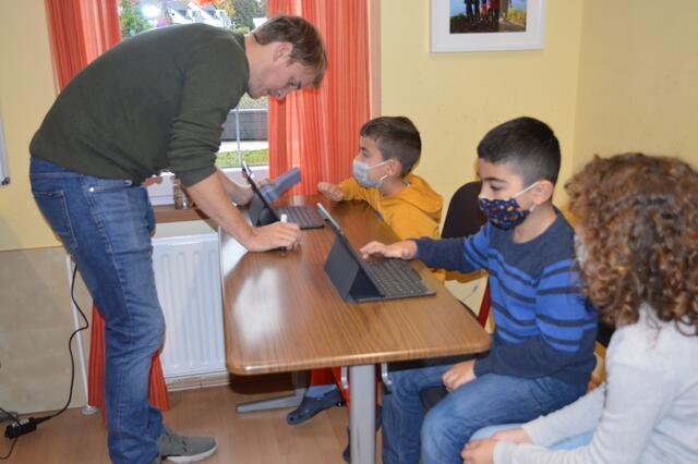 Spielerisch lernen im Mehrgenerationenhaus.  | Foto: Stadt
