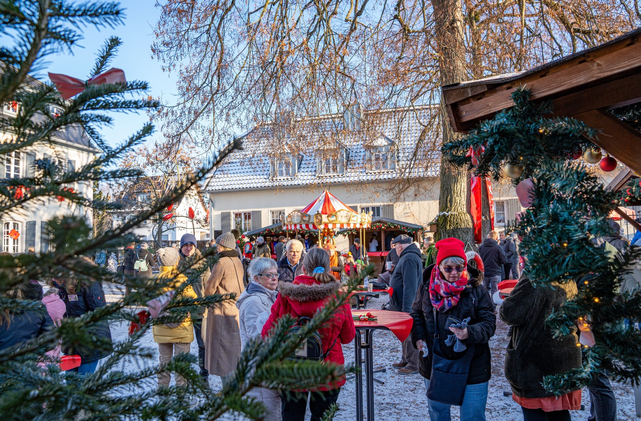 Für alle Sinne: "Kleiner Weihnachtsmarkt" am Lindenhof - Hennef