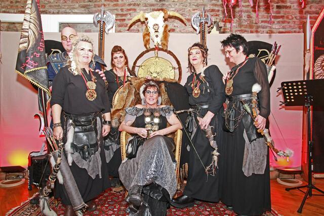 Fürstin Katari und ihre Amazonen standen im Mittelpunkt des Neujahrsempfangs der 1. Kerpener Hunnenhorde. | Foto: Kerpener Hunnenhorde