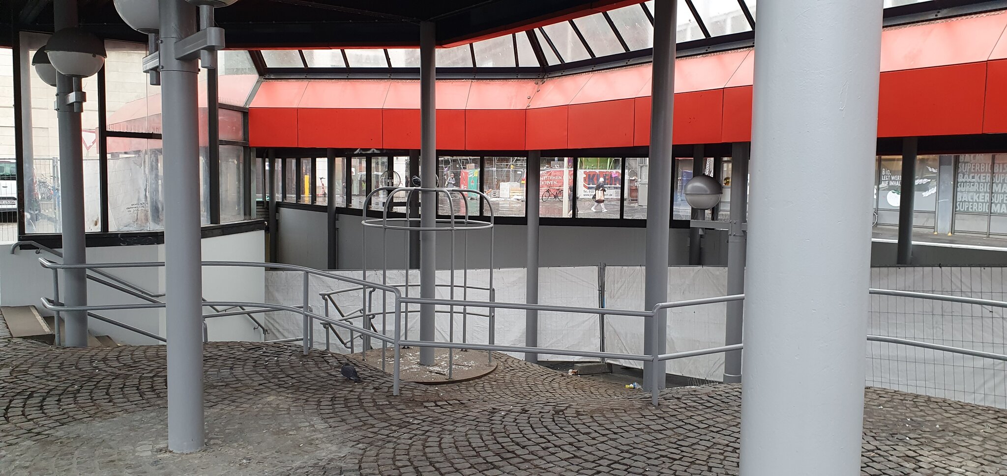 Rondell wieder geöffnet: Ein alter Treffpunkt für die Szene ist zurück ...