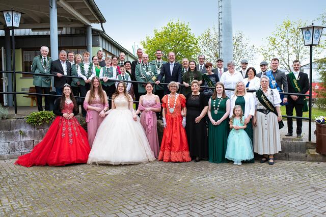 Bürgermeister Dirk Breuer hatte zum Majestätenempfang der Stadt Hürth ins Schützenheim der St. Hubertus Schützenbruderschaft Hermülheim eingeladen.  | Foto: Stadt Hürth.