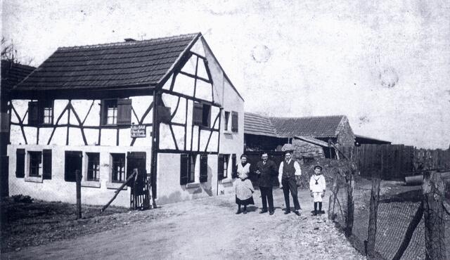 Bechlinghoven wie es früher war. Zahlreiche historische Aufnahmen erlauben eine Zeitreise.  | Foto: fes