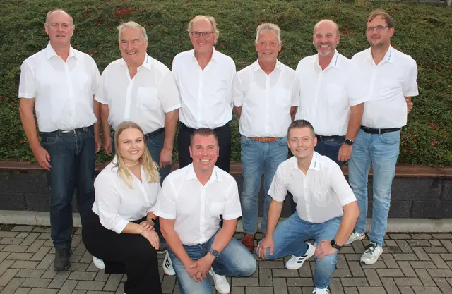 Das Foto zeigt den „alten“ und den neuen Vorstand - hintere Reihe v. l. n. r.: Walter Dederichs, Heinz-Peter Schäfer, Gerd Pohlmann, Dieter Cremer, André Grüneboom, Gero Pohlmann; vordere Reihe v. l. n. r.: Elena Grüneboom, Carsten Langen, Christopher Cremer. | Foto: BG Weilerswist