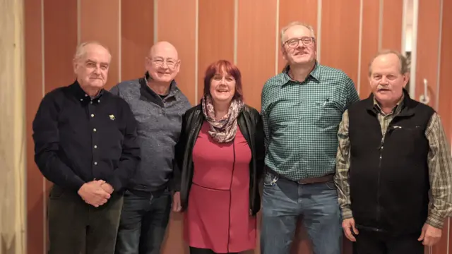 Das neugewählte Team des ADFC Niederkassel (vl.n.r.): Uwe-Dirk Gallasch, Stephan Langerbeins, Gudrun Hitschler, Peter Lorscheid, Reinhard Hesse. Es fehlt: Vilma Plum.  | Foto: ADFC
